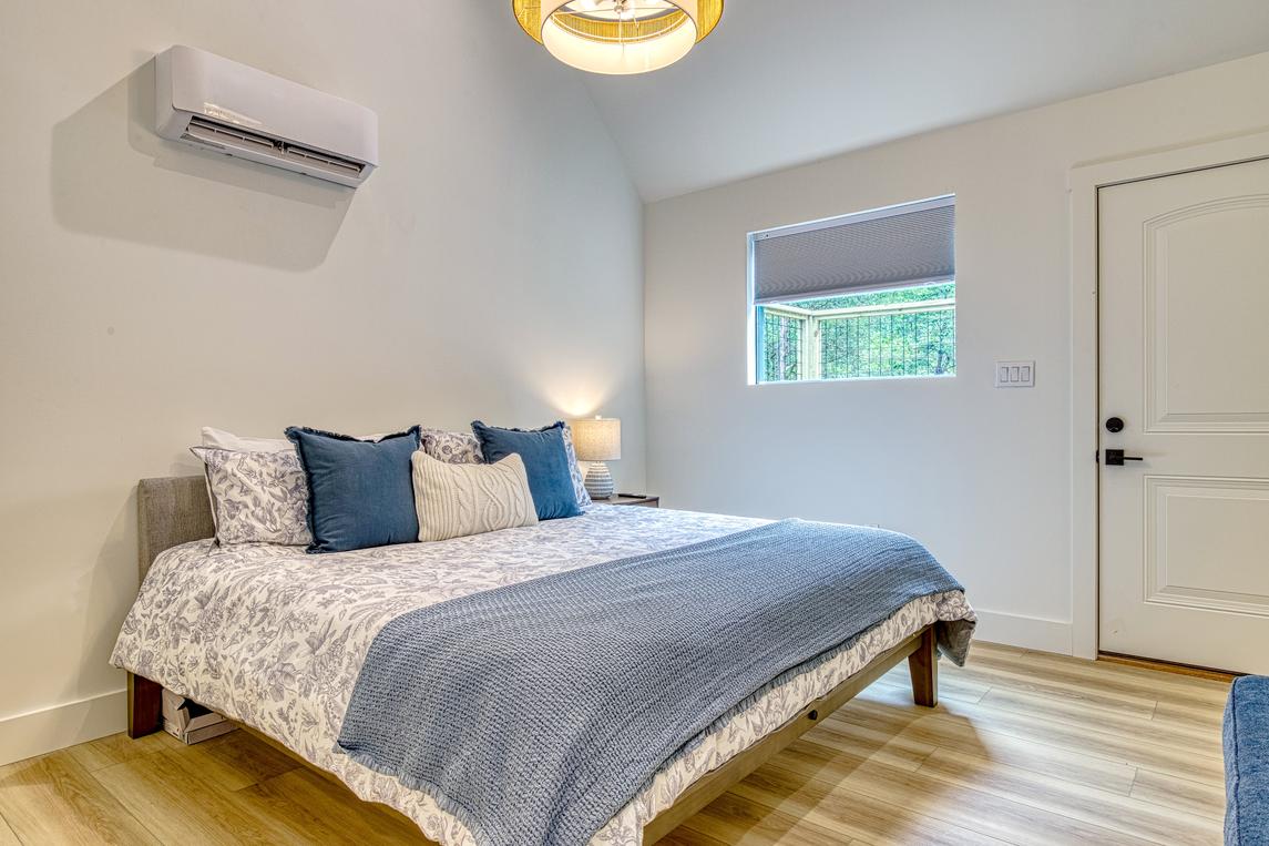 Twin Peaks Unit 2 - New Listing
