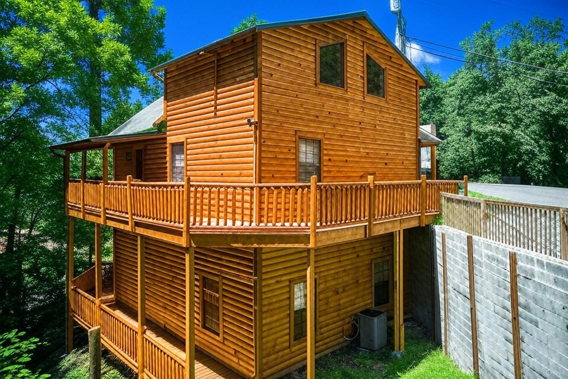 Pine Haven Hollow