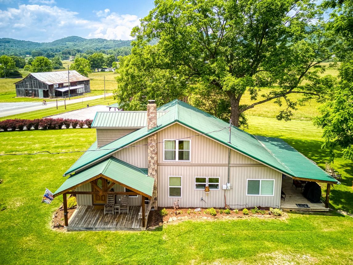 Valley View Farmhouse - New Listing