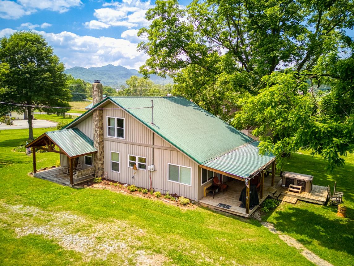 Valley View Farmhouse - New Listing