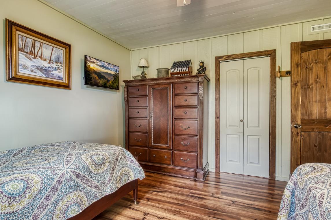 Valley View Farmhouse - New Listing