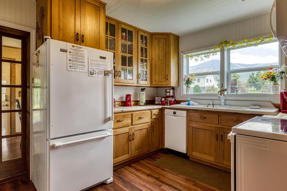 Valley View Farmhouse - New Listing