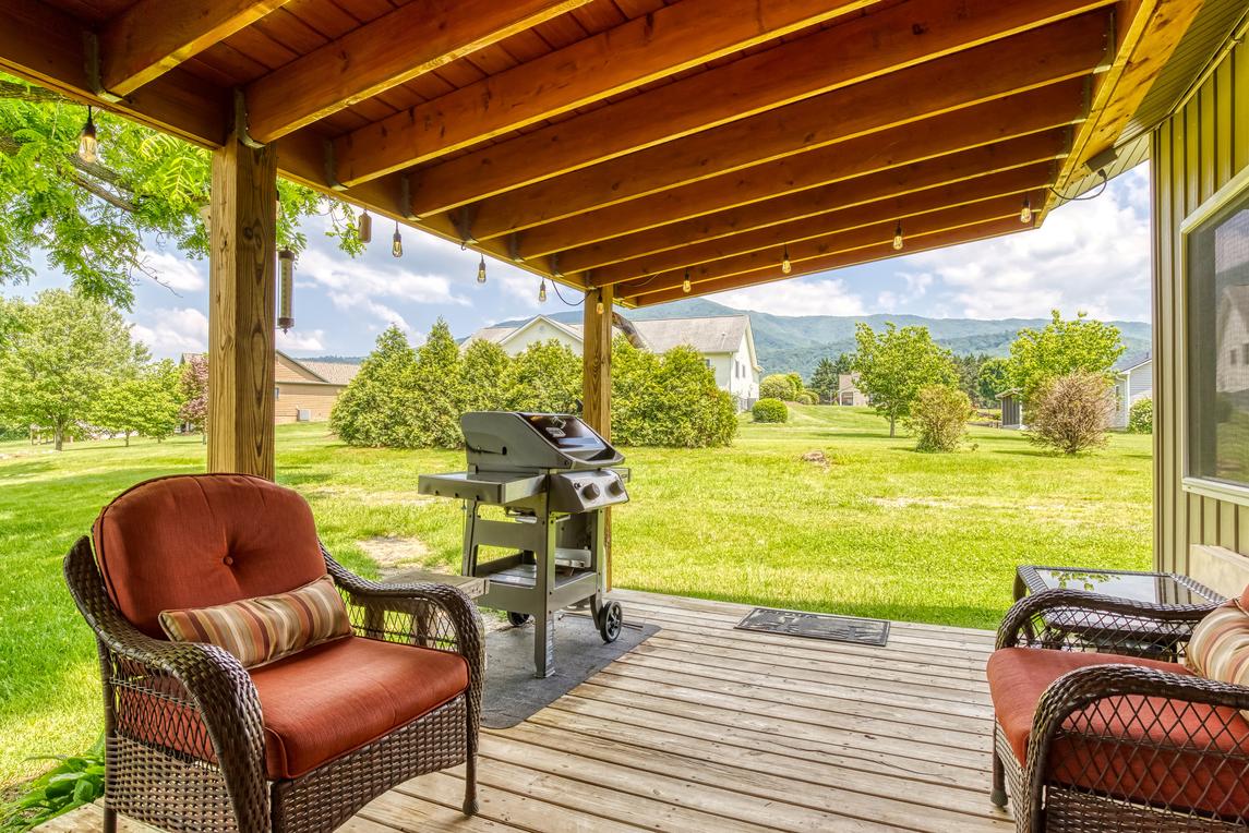 Valley View Farmhouse - New Listing