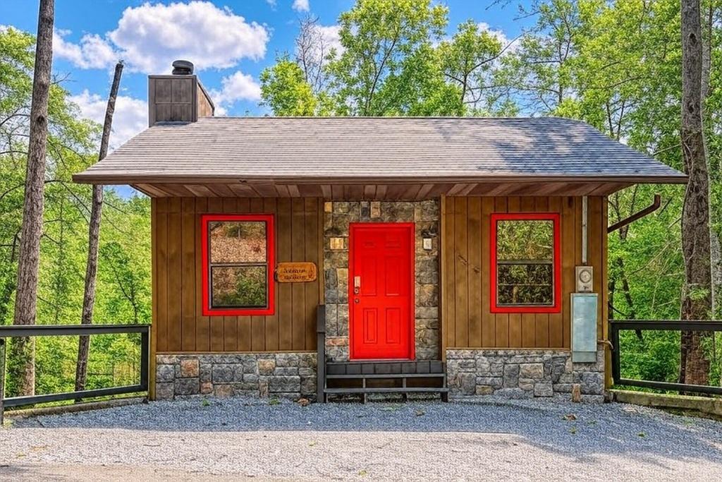 Alluring Embrace - New Listing