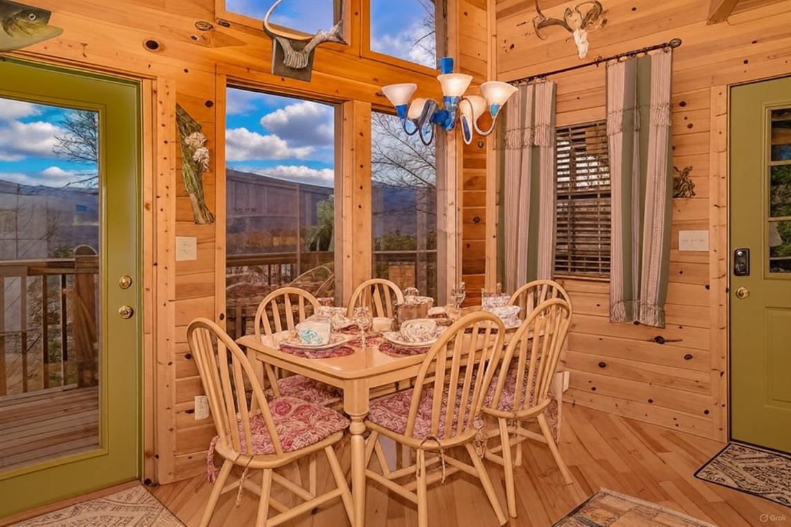 Cabin of Many Colors 