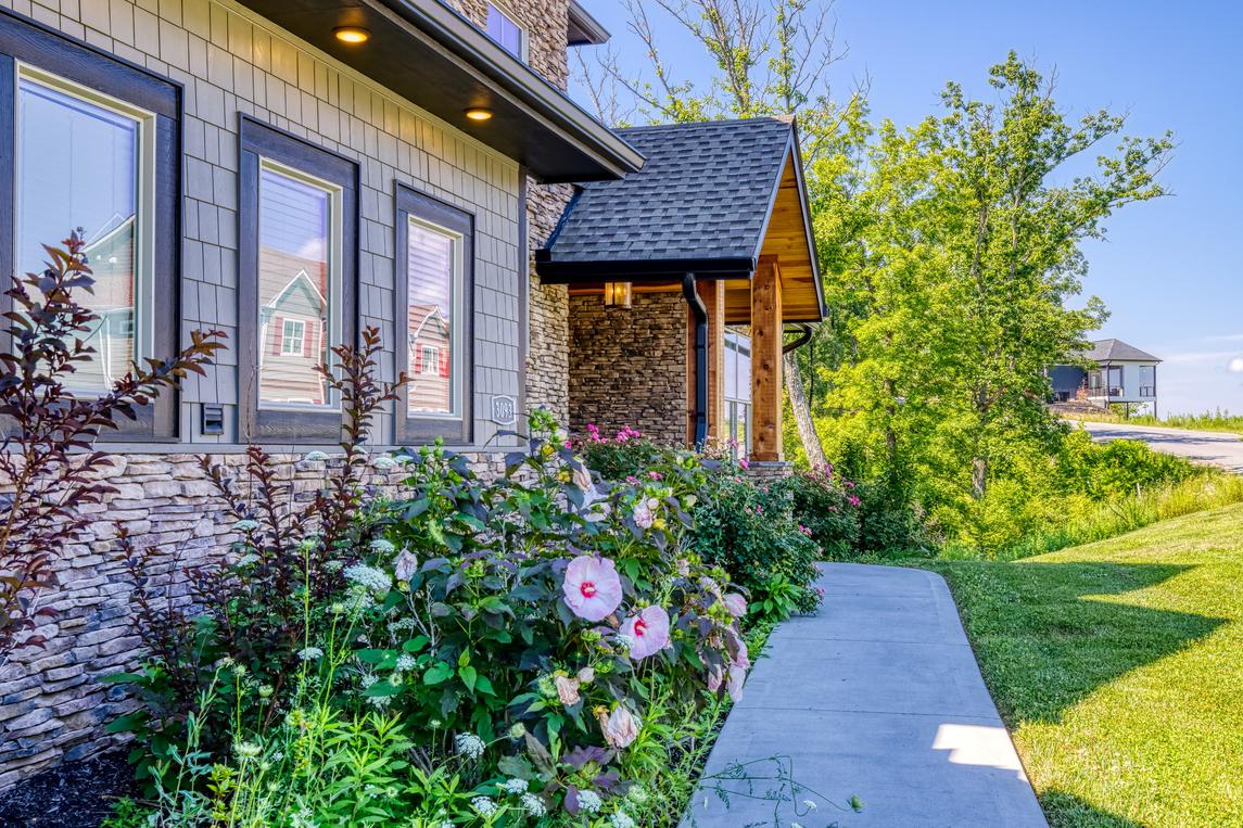 Rooms with a View - New Listing