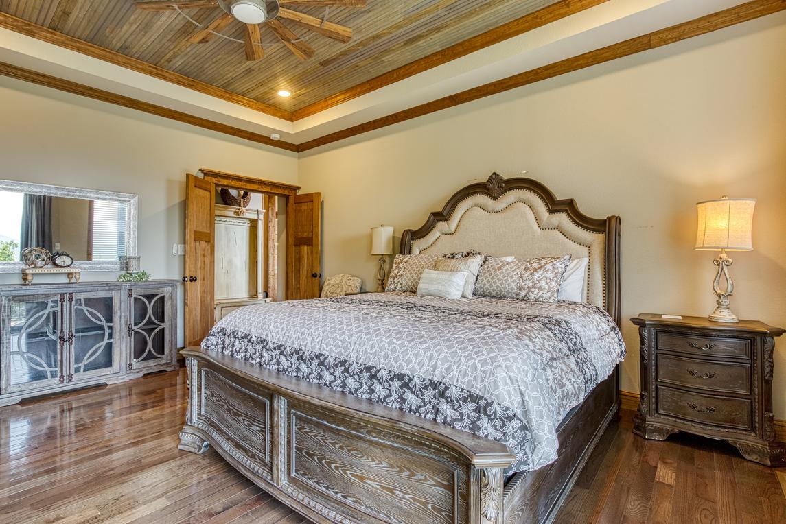 Rooms with a View - New Listing