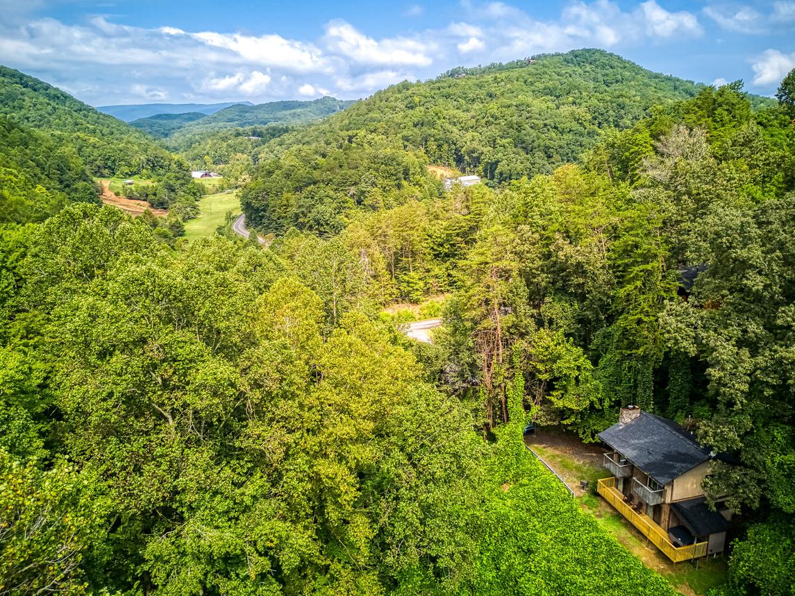 Velden Top - new listing