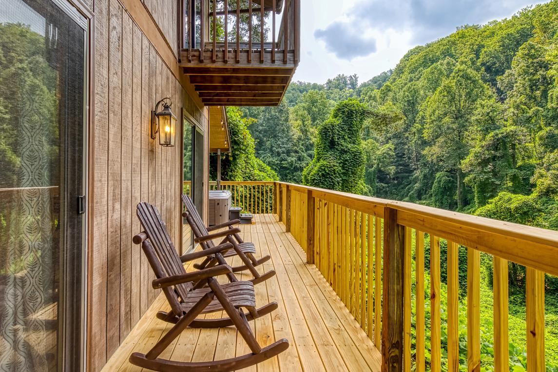 Velden Top - new listing