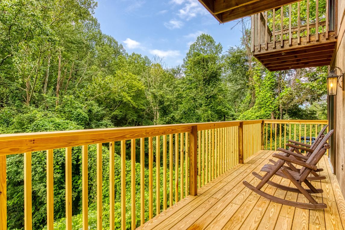 Velden Top - new listing