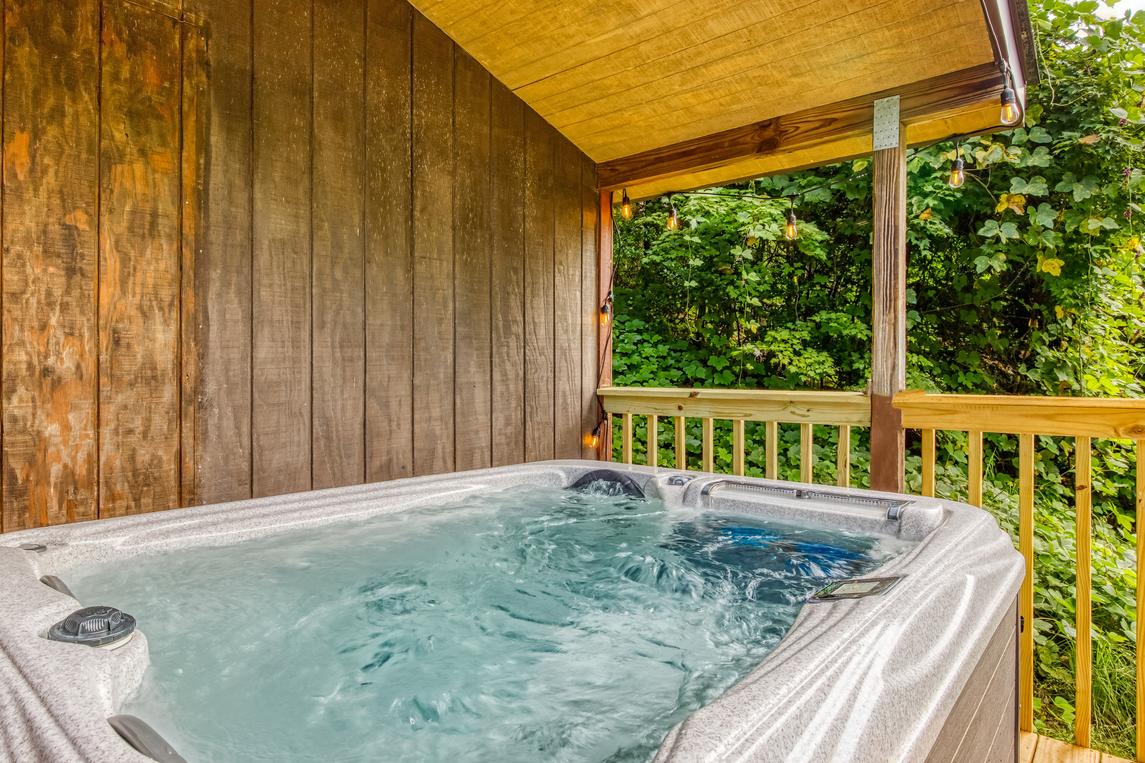 Velden Top - new listing