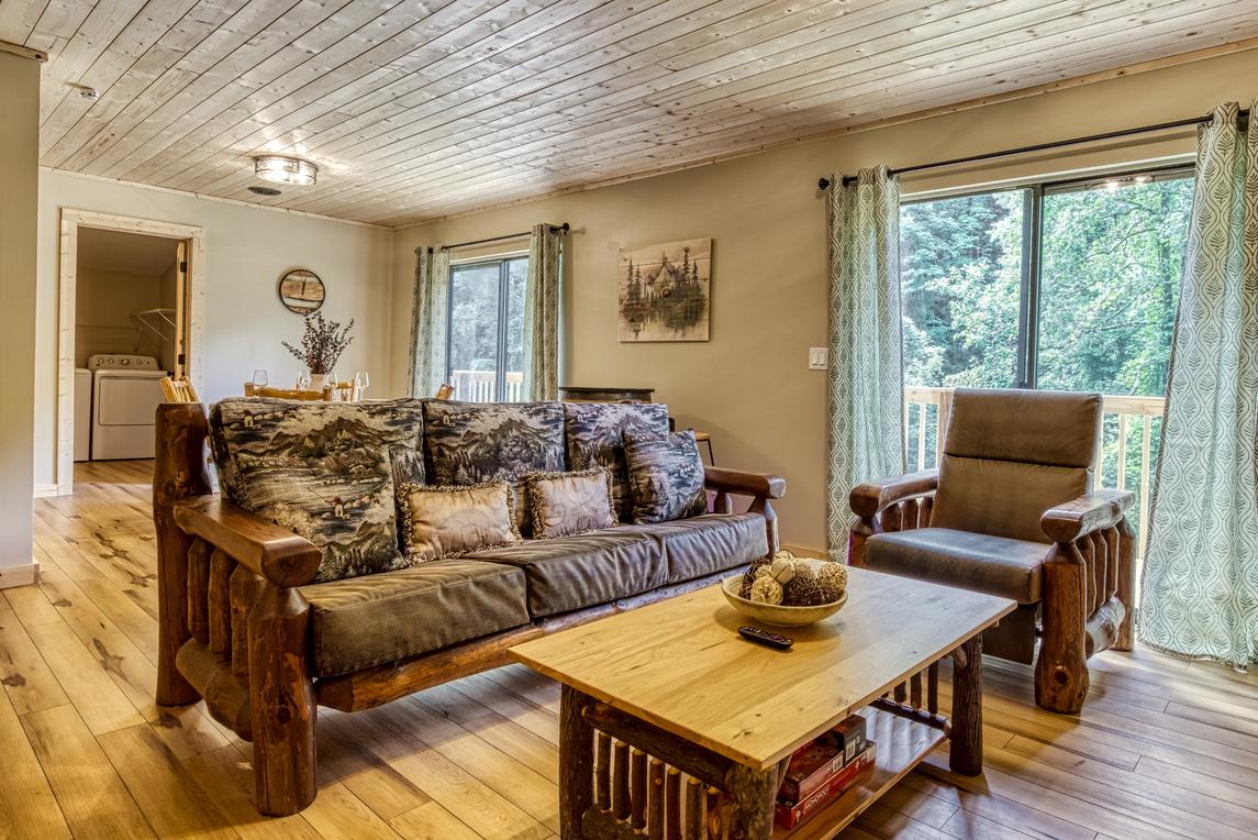 Velden Top - new listing