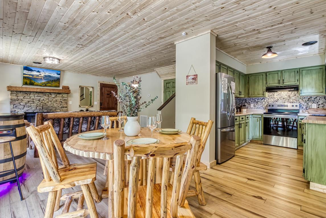Velden Top - new listing