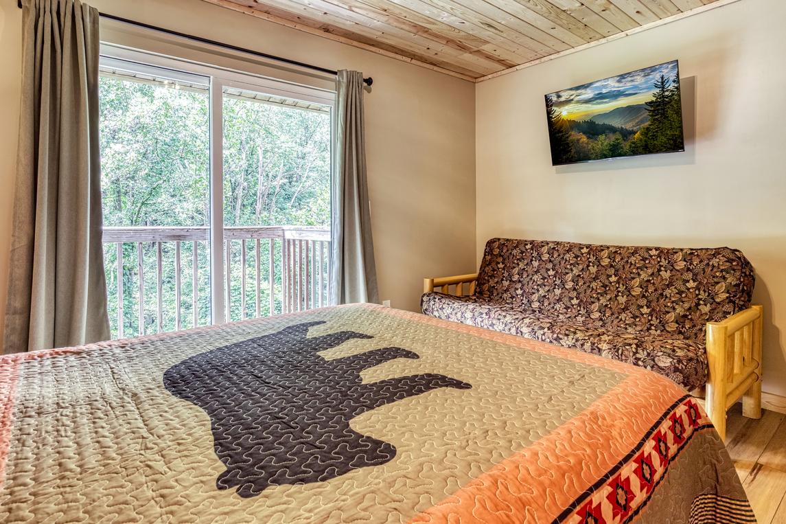 Velden Top - new listing