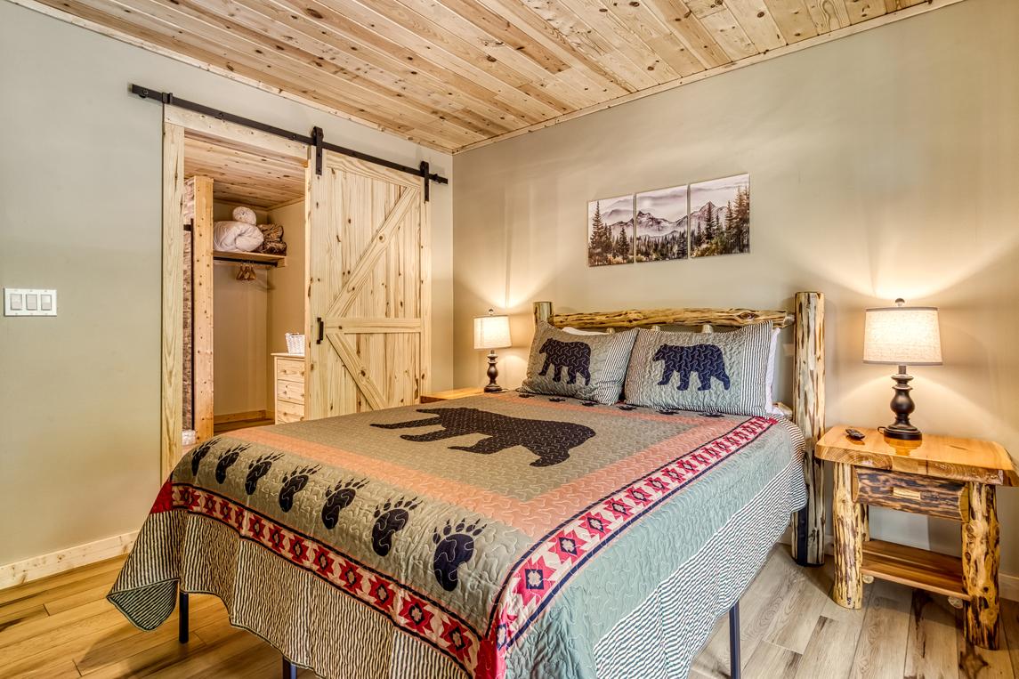 Velden Top - new listing