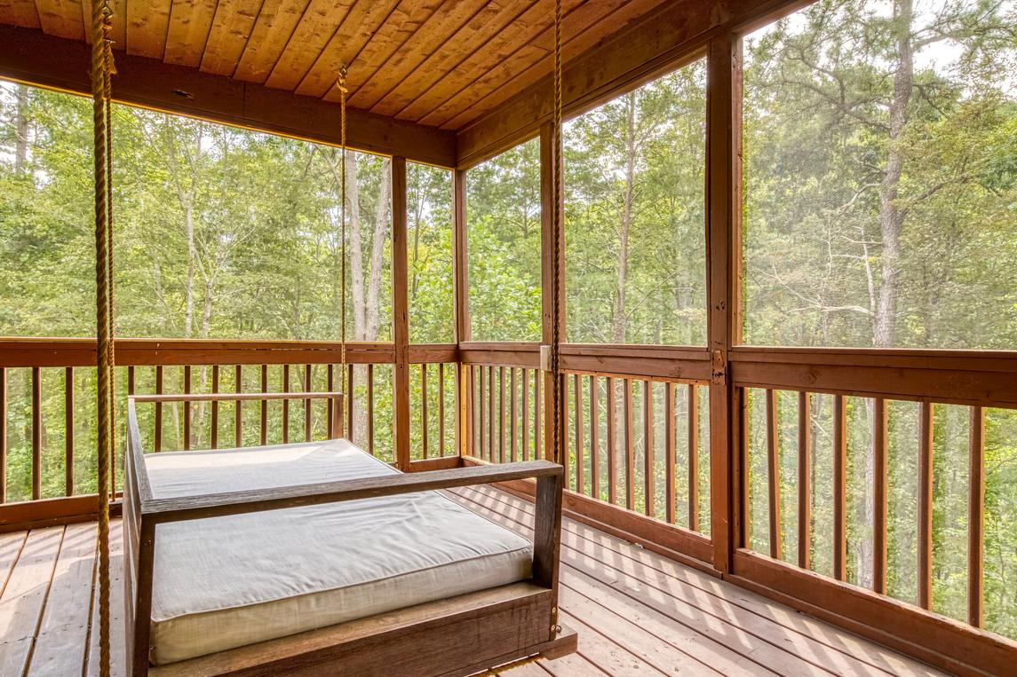 Glori's Retreat