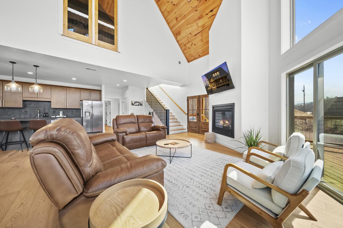 Ritzy Bear Lodge - New Listing