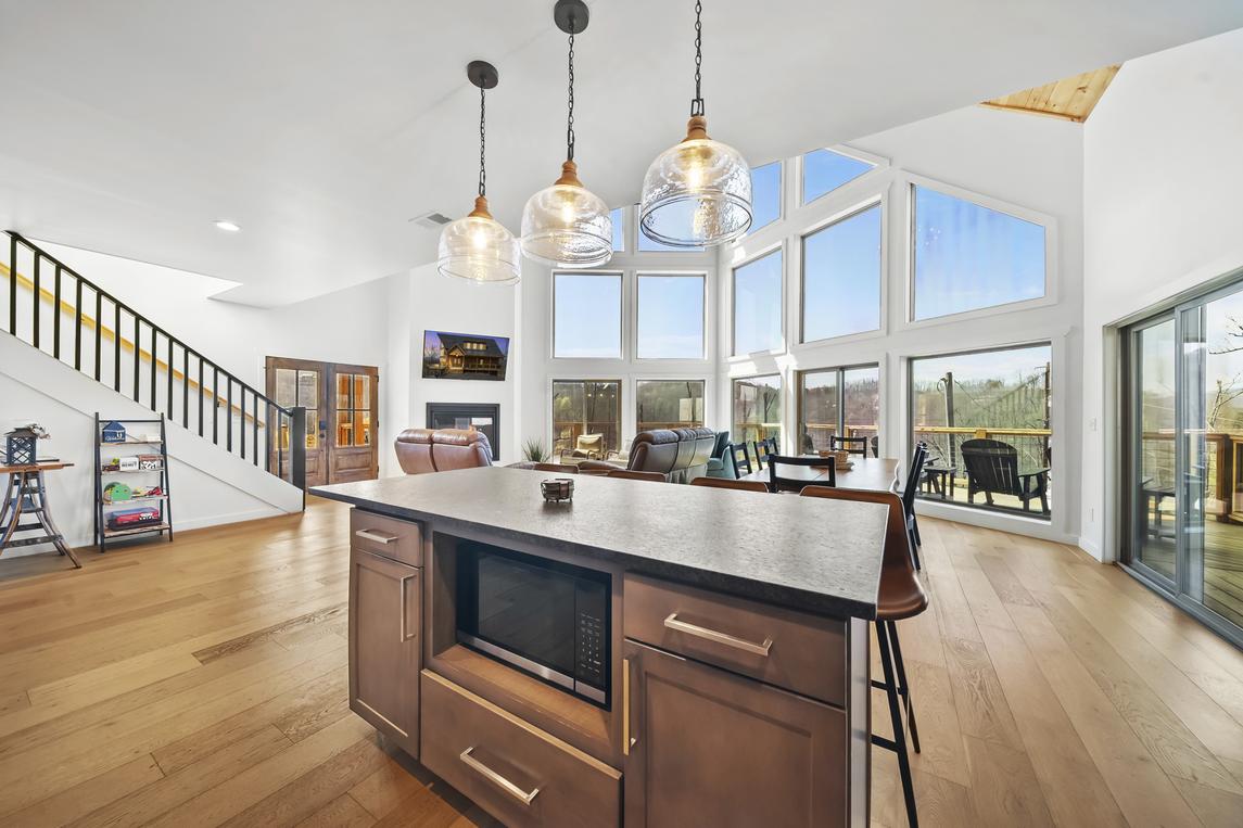 Ritzy Bear Lodge - New Listing