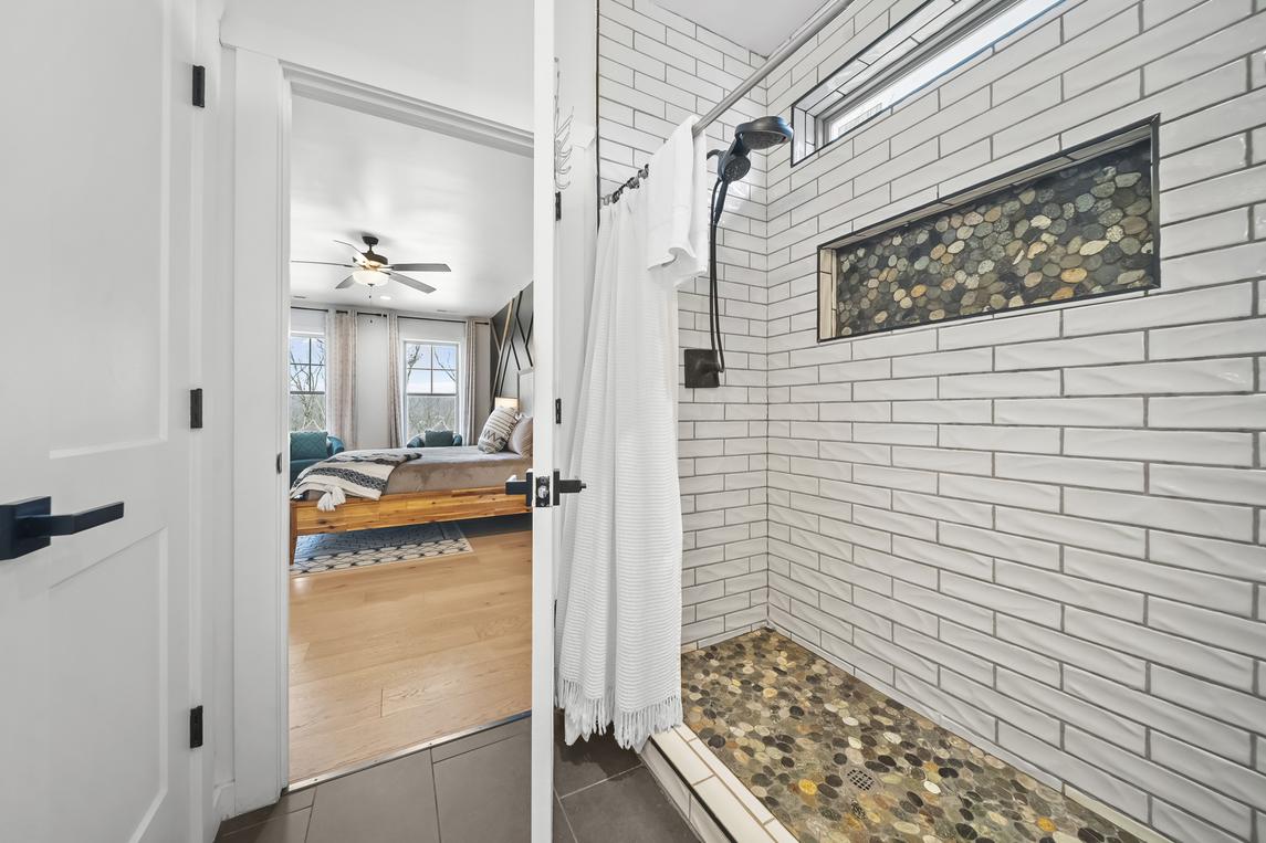 Ritzy Bear Lodge - New Listing