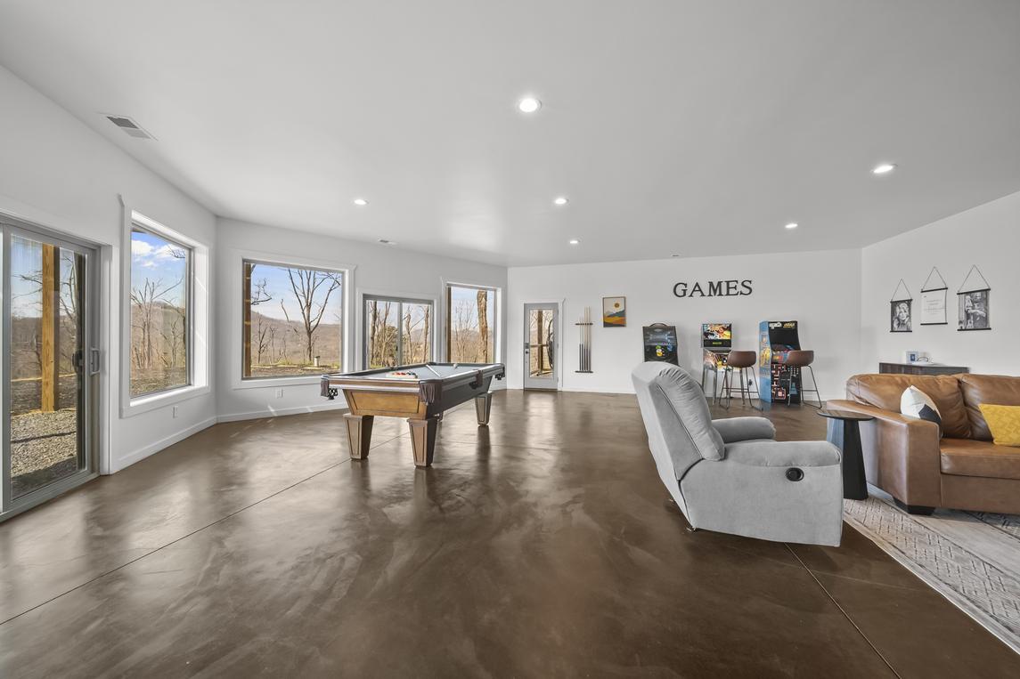 Ritzy Bear Lodge - New Listing