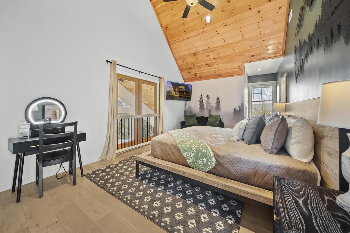 Ritzy Bear Lodge - New Listing