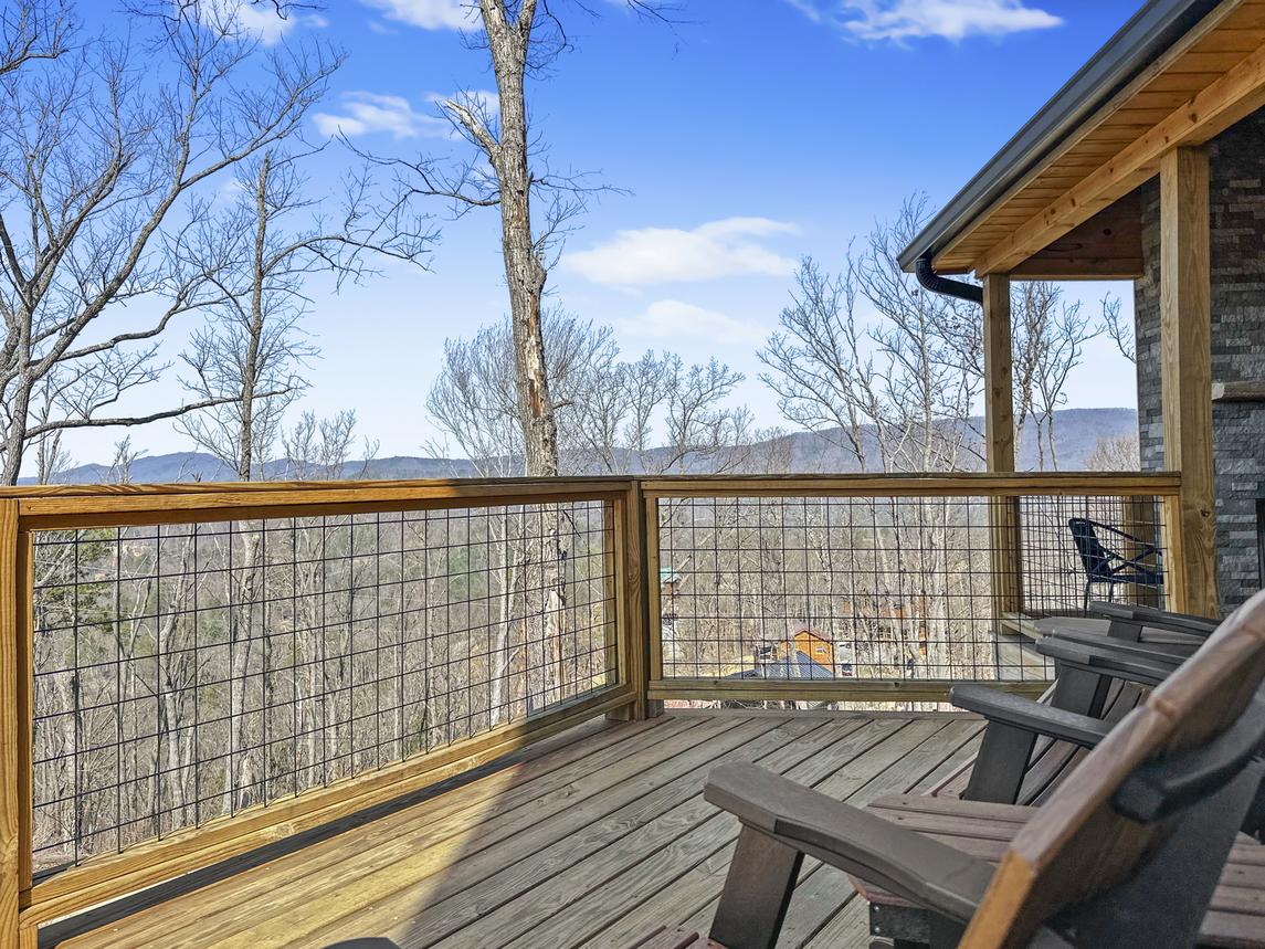 Ritzy Bear Lodge - New Listing