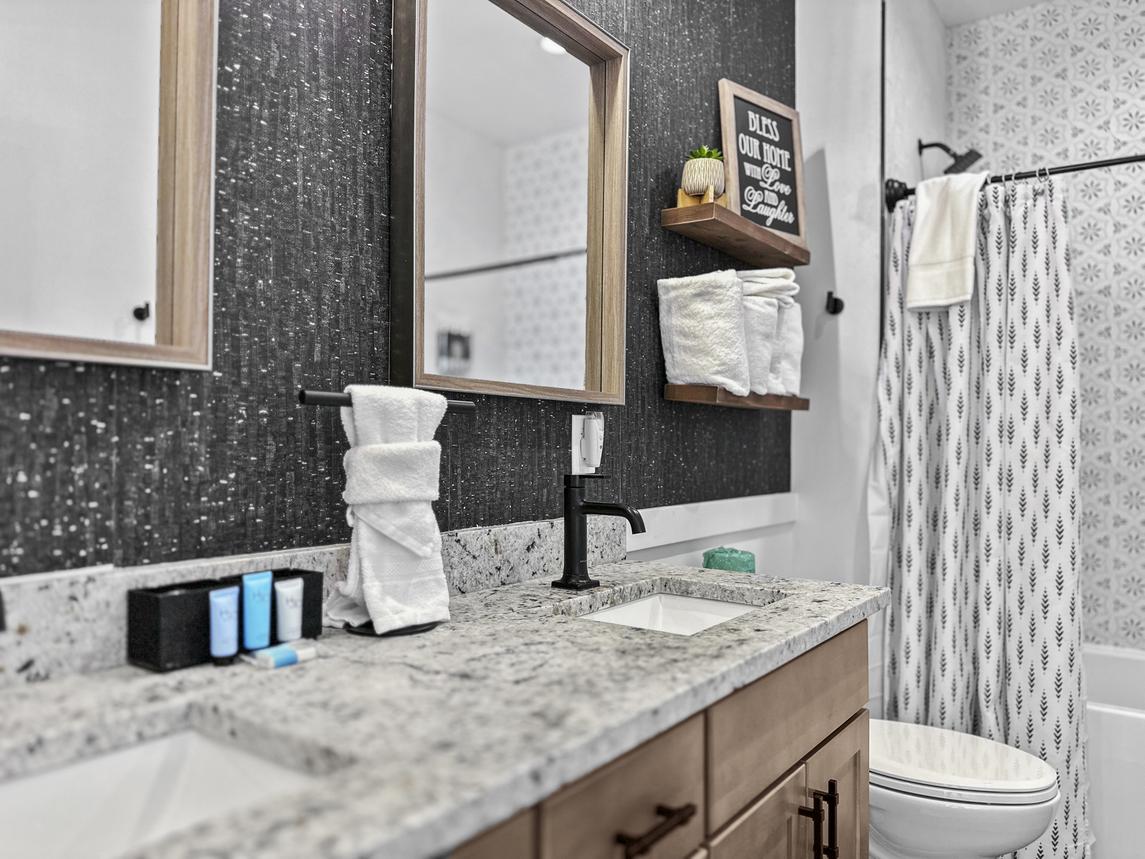 Ritzy Bear Lodge - New Listing