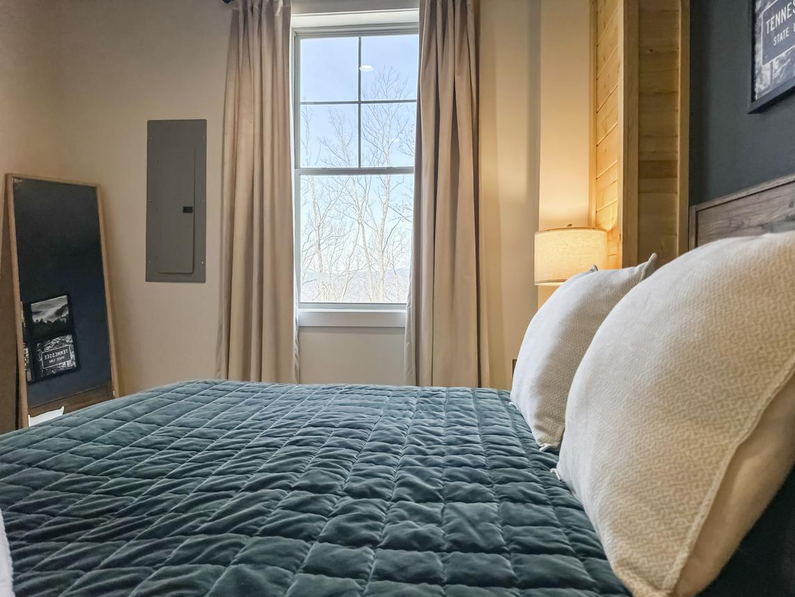 Ritzy Bear Lodge - New Listing