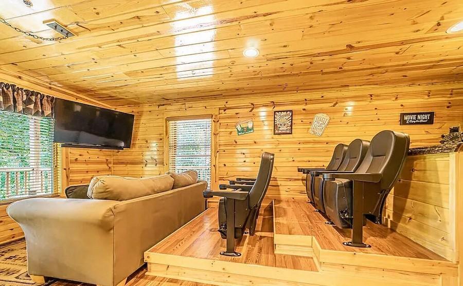 Smoky Serenity Chalet - New Lisiting