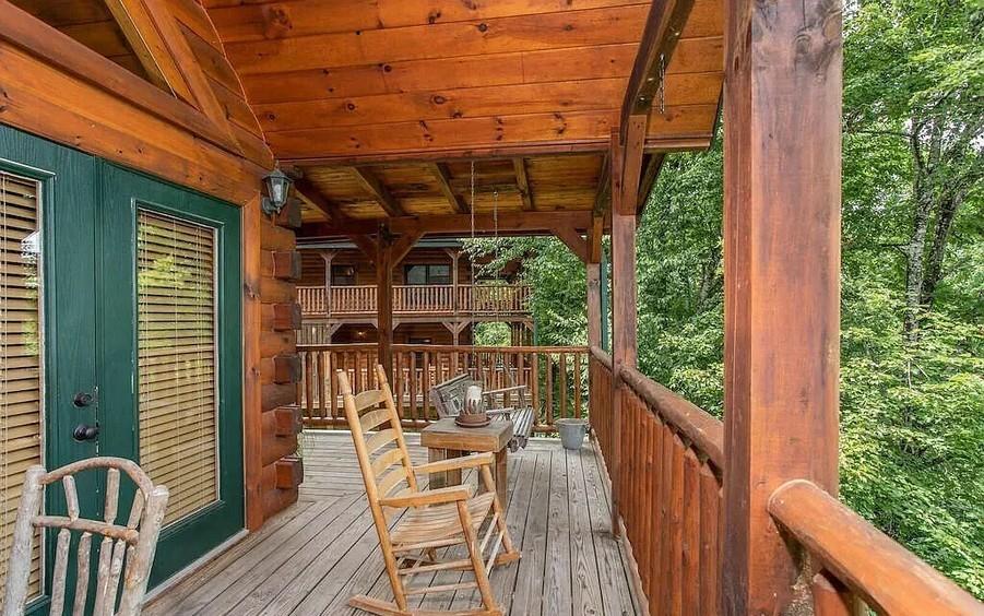 Smoky Serenity Chalet - New Lisiting