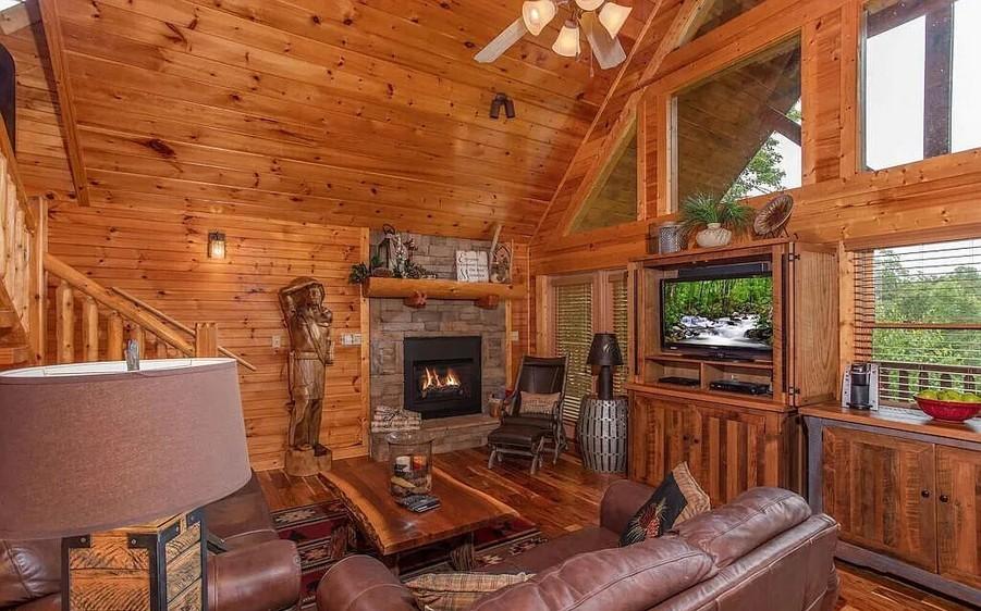 Smoky Serenity Chalet - New Lisiting