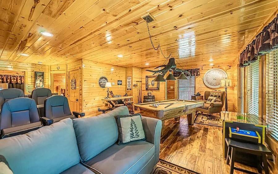 Smoky Serenity Chalet - New Lisiting