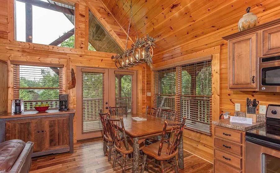 Smoky Serenity Chalet - New Lisiting