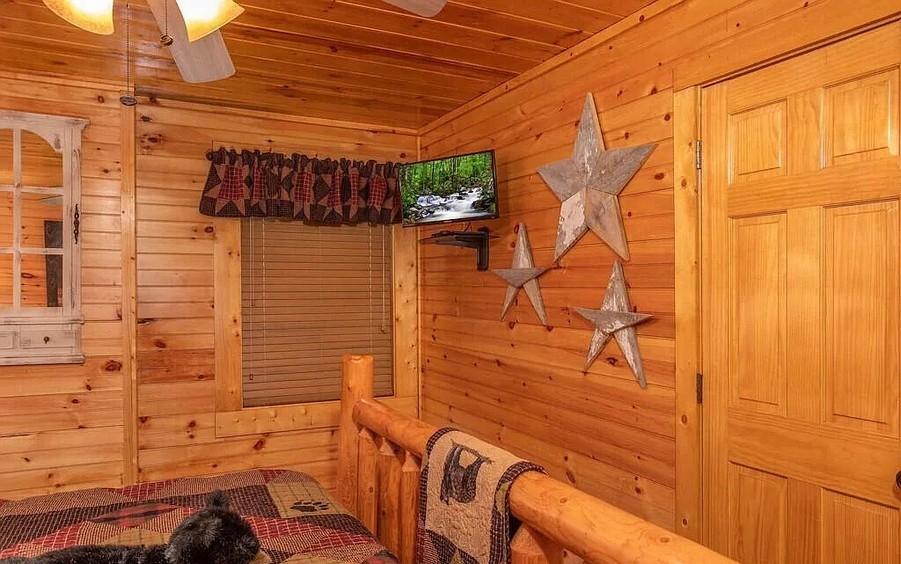 Smoky Serenity Chalet - New Lisiting