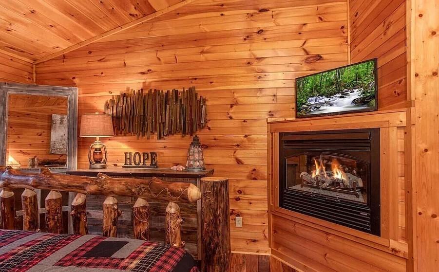 Smoky Serenity Chalet - New Lisiting