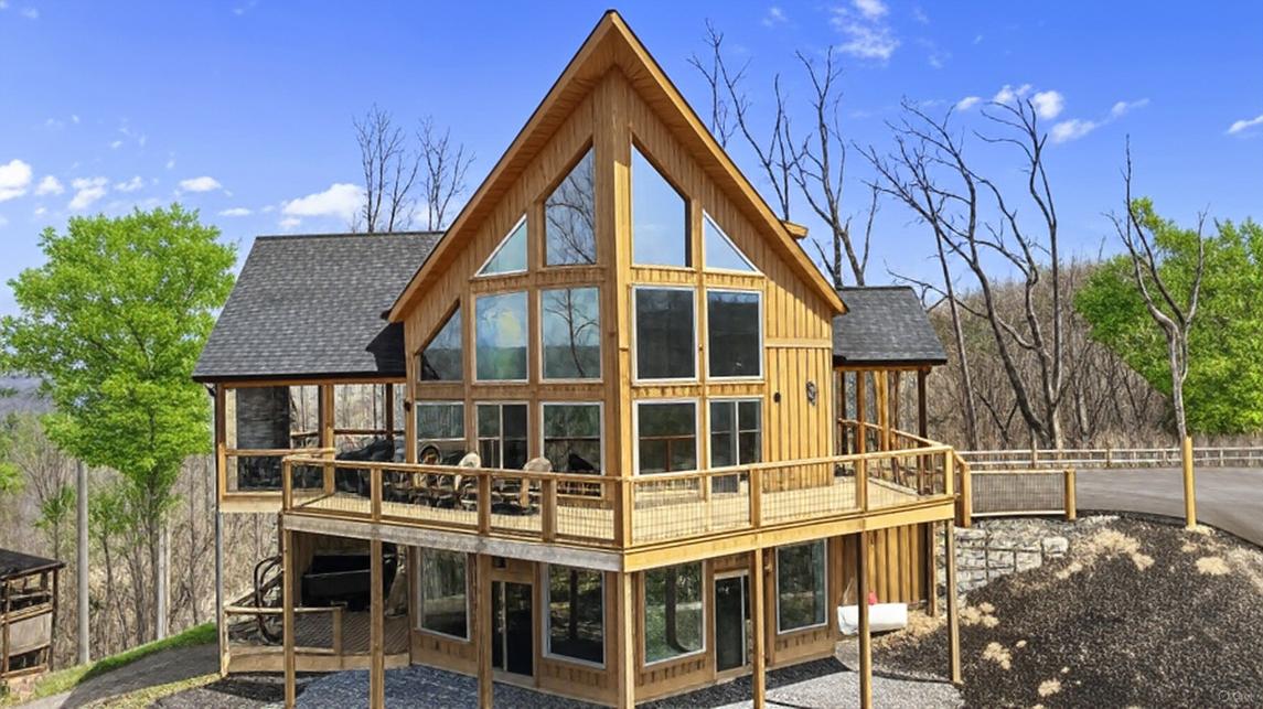 Ritzy Bear Lodge - New Listing