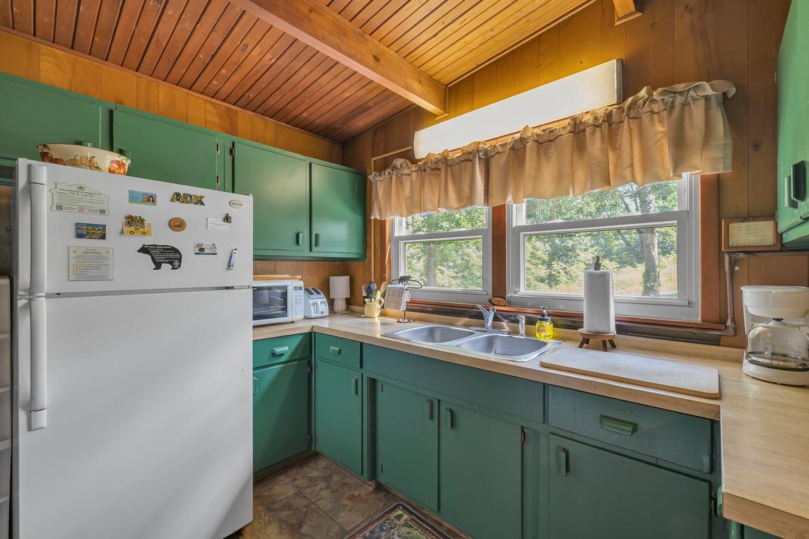 Bear Cub Retreat - New Listing