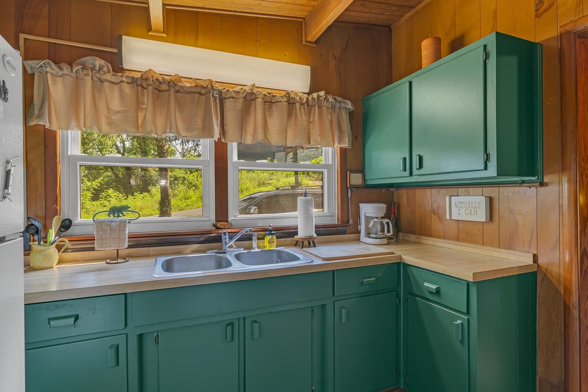 Bear Cub Retreat - New Listing