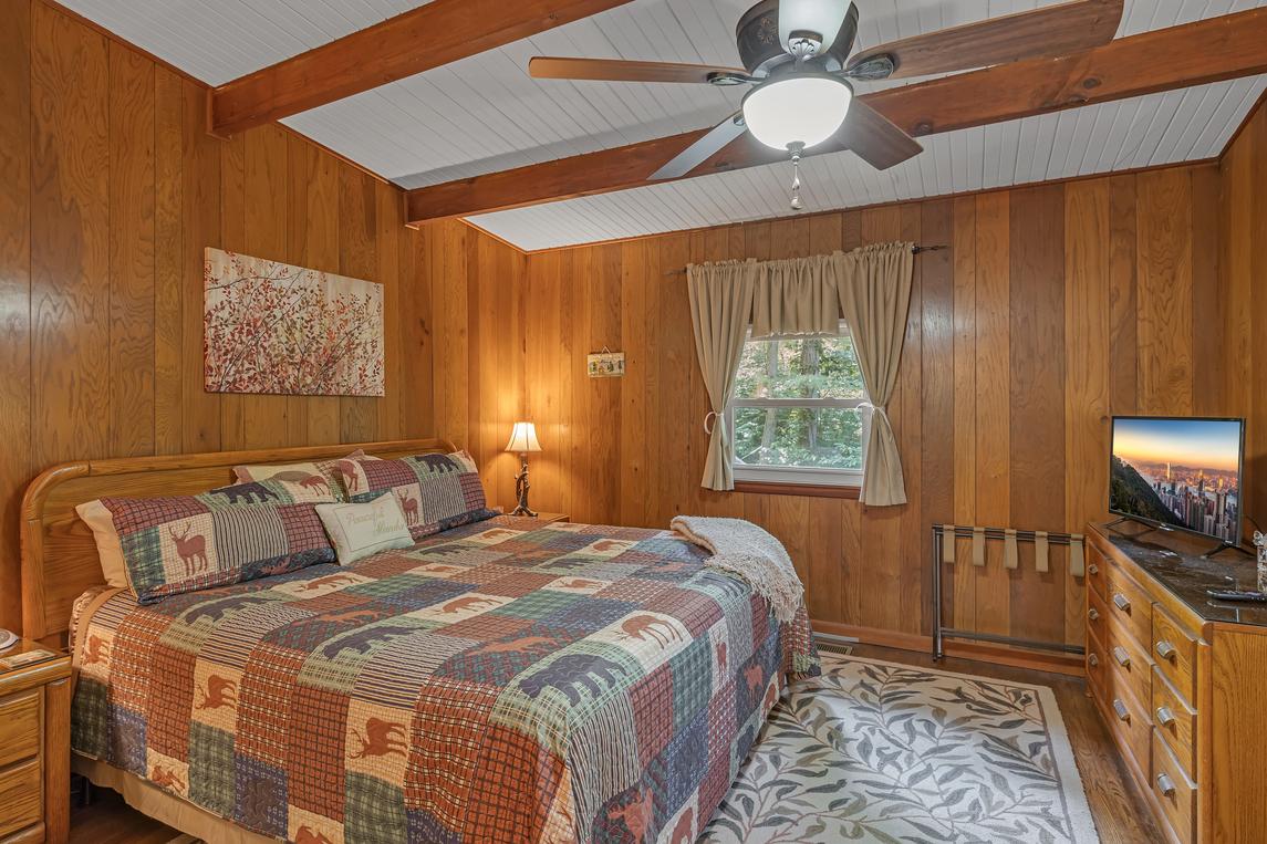 Bear Cub Retreat - New Listing