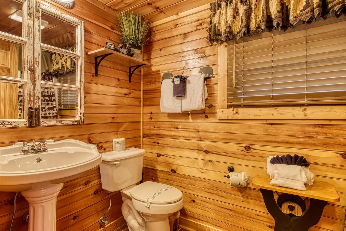 Smoky Serenity Chalet - New Listing