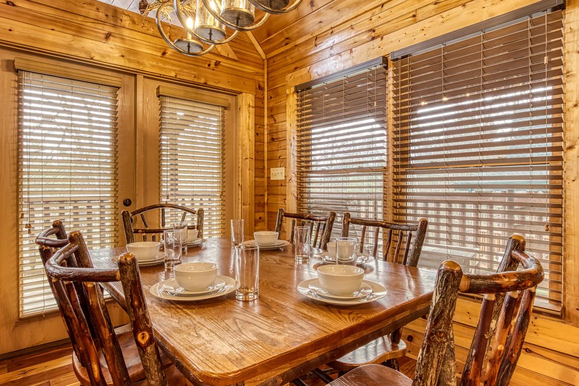 Smoky Serenity Chalet - New Listing