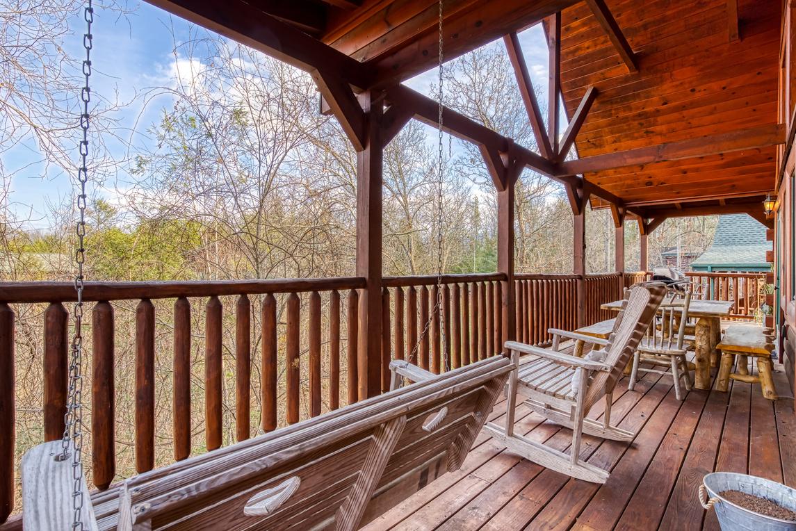 Smoky Serenity Chalet - New Listing