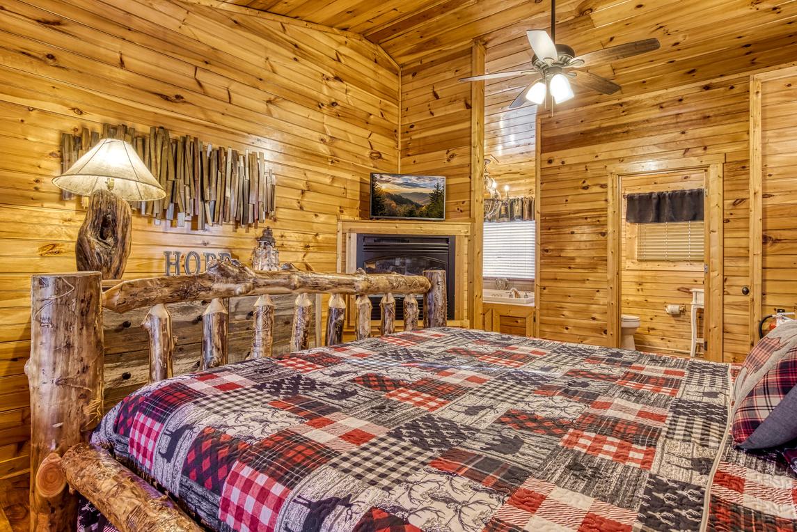 Smoky Serenity Chalet - New Listing
