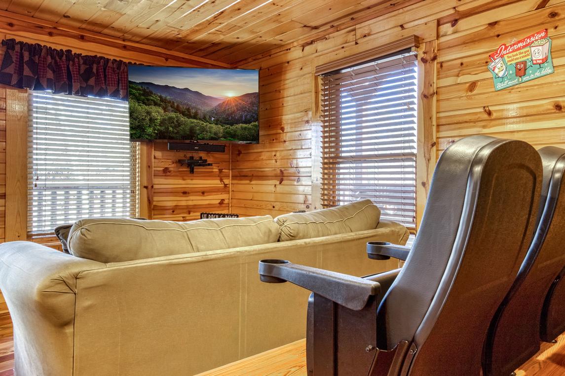 Smoky Serenity Chalet - New Listing