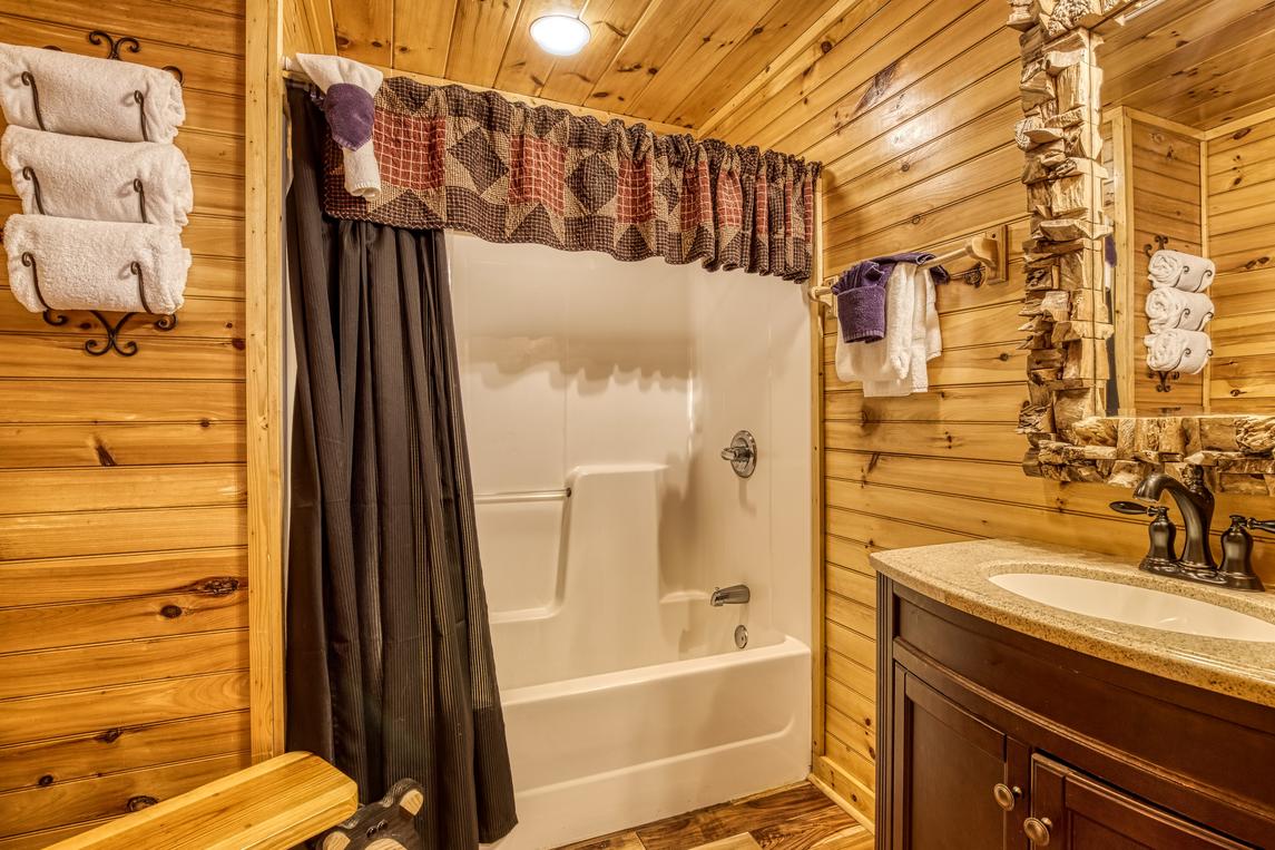 Smoky Serenity Chalet - New Listing