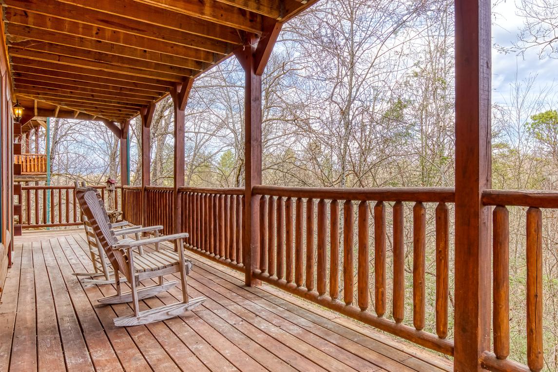 Smoky Serenity Chalet - New Listing