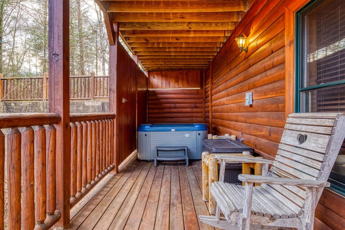 Smoky Serenity Chalet - New Listing