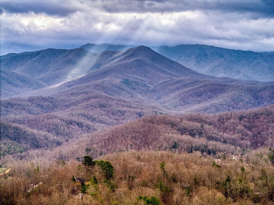 Smoky Serenity Chalet - New Listing