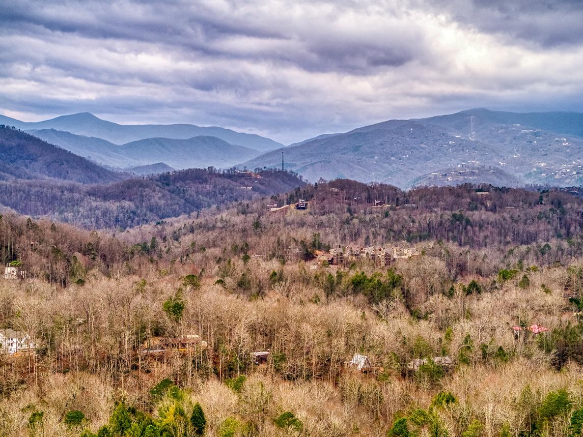 Smoky Serenity Chalet - New Listing