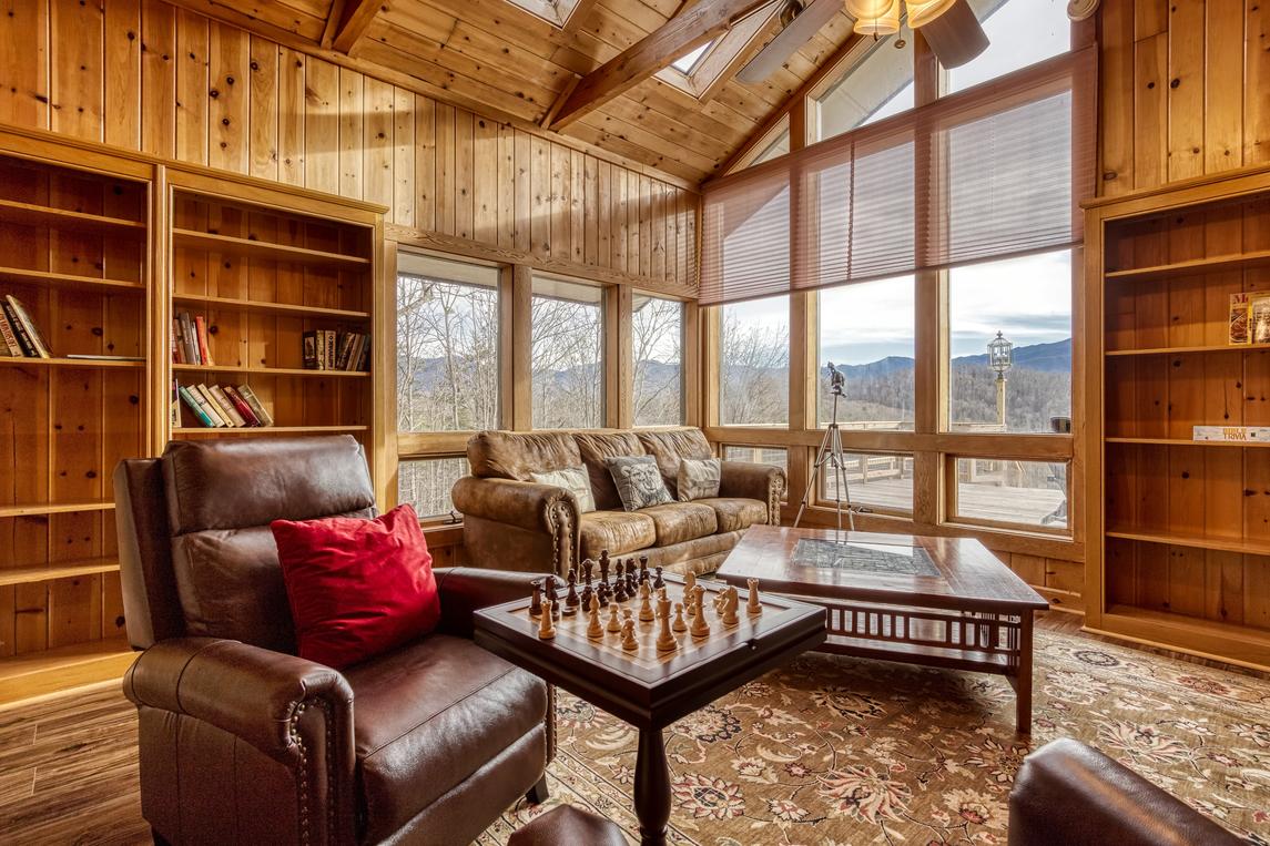 Mountain Vista - New Listing